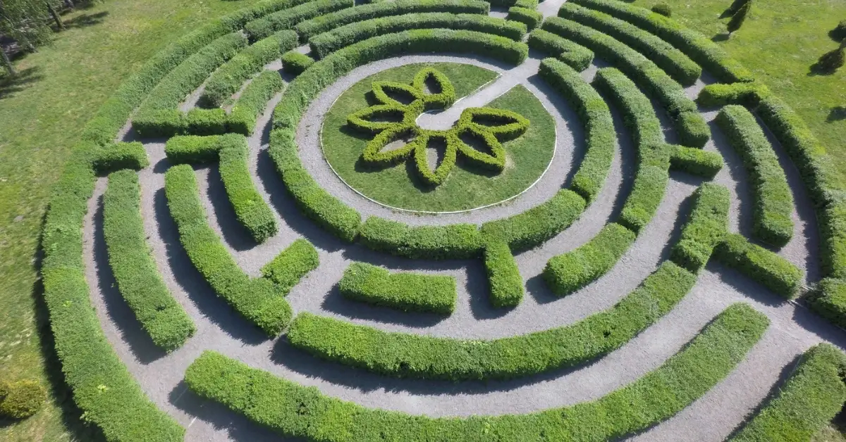Backyard Garden Labyrinth Designs